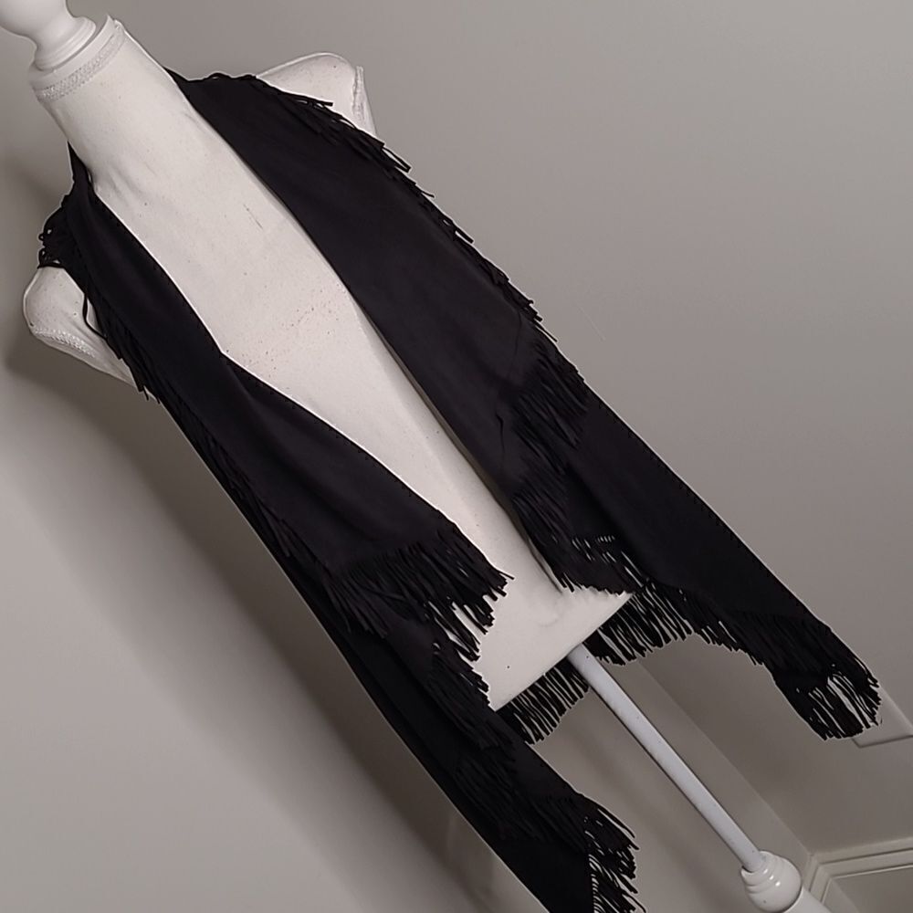 TCEC  sz L black fringed vest, Asymmetrical hem, 2 side pockets